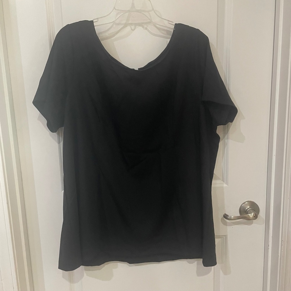 Lane Bryant Black Short Sleeve Scoop Neck Blouse Zip Back Plus Size 26/28 NEW